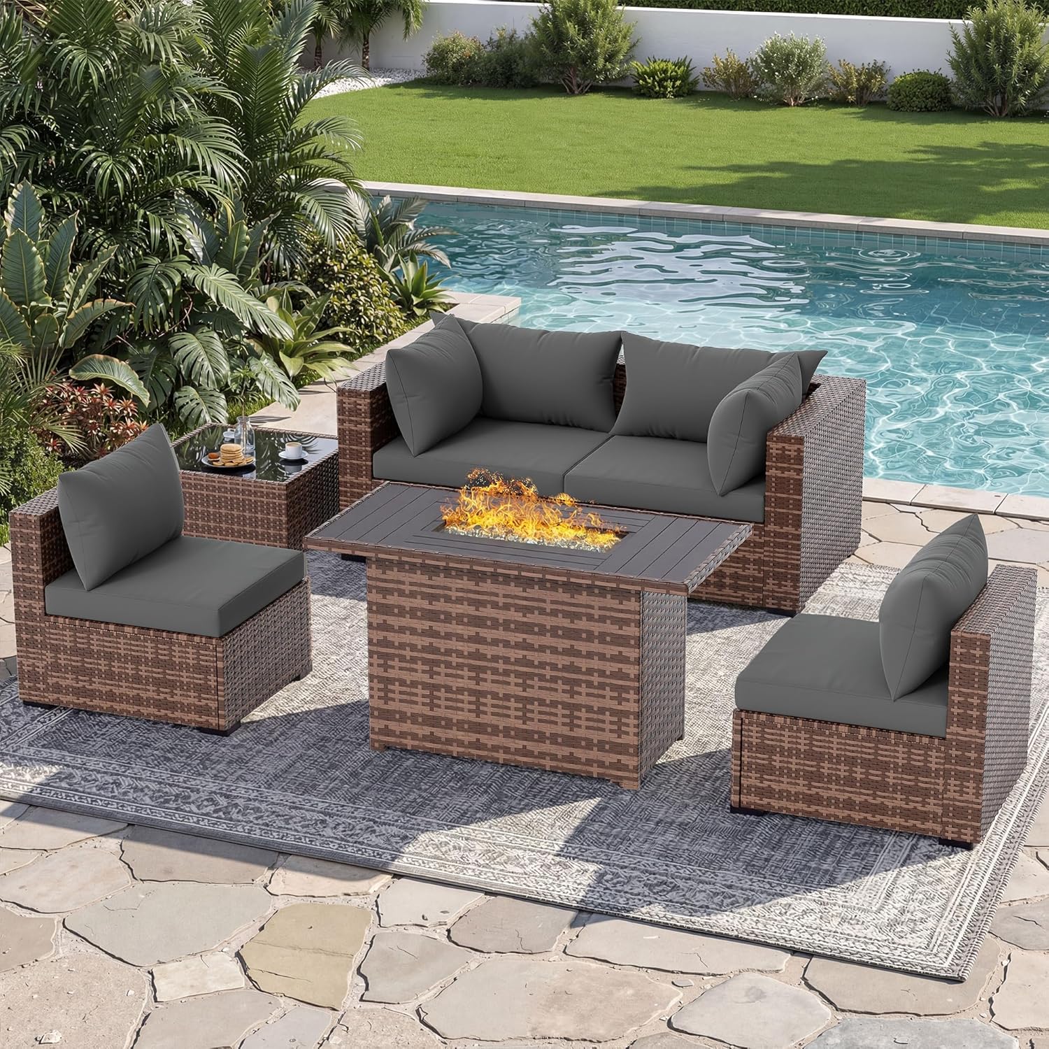 Outdoor Furniture With Fire Pit Table - 5-teiliges Outdoor-Sofa-Set mit Feuertisch, Allwetter-Rattan-Gartenmöbel für
